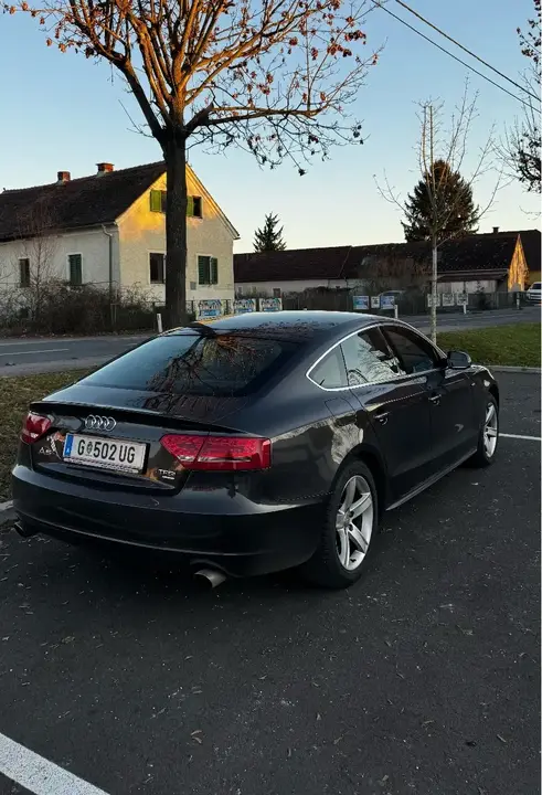 Audi A5 2011 photo 2