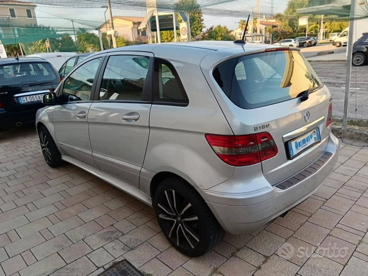Mercedes-Benz B-Class 2011 photo 3
