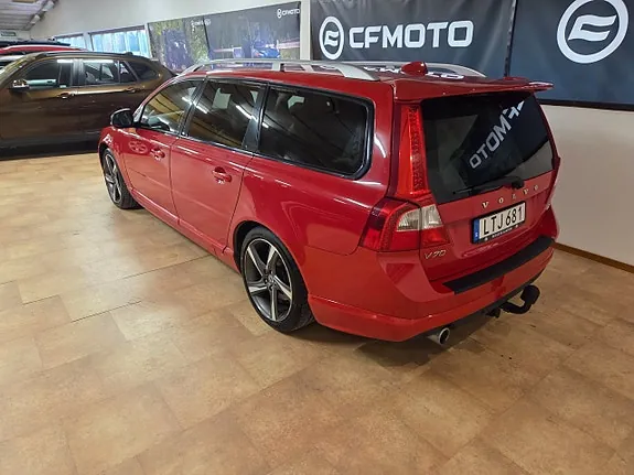 Volvo V70 2012 photo 2