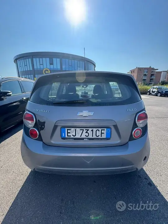 Chevrolet Aveo 2011 photo 2