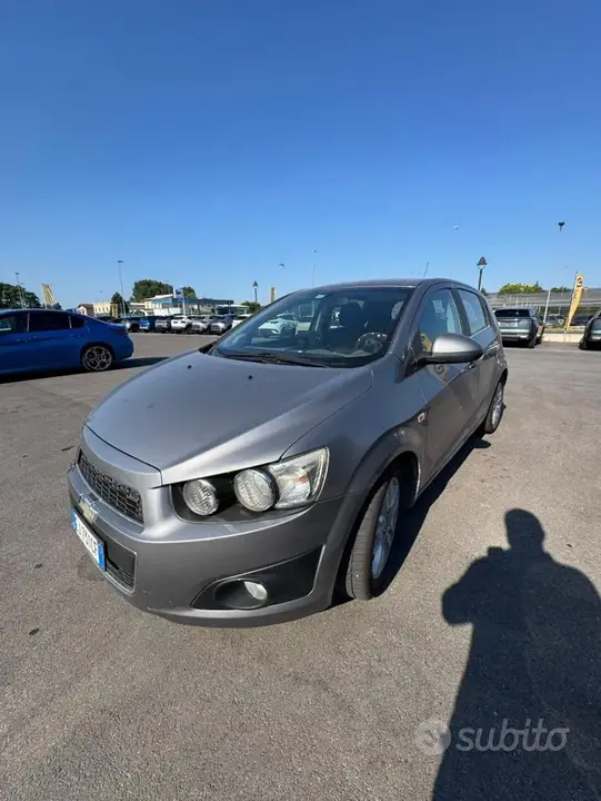 Chevrolet Aveo 2011 photo 3