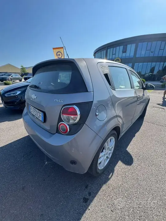 Chevrolet Aveo 2011 photo 4