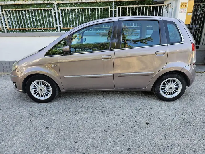 Lancia Musa 2008 photo 3