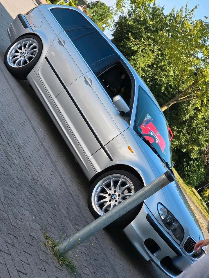 BMW 320I