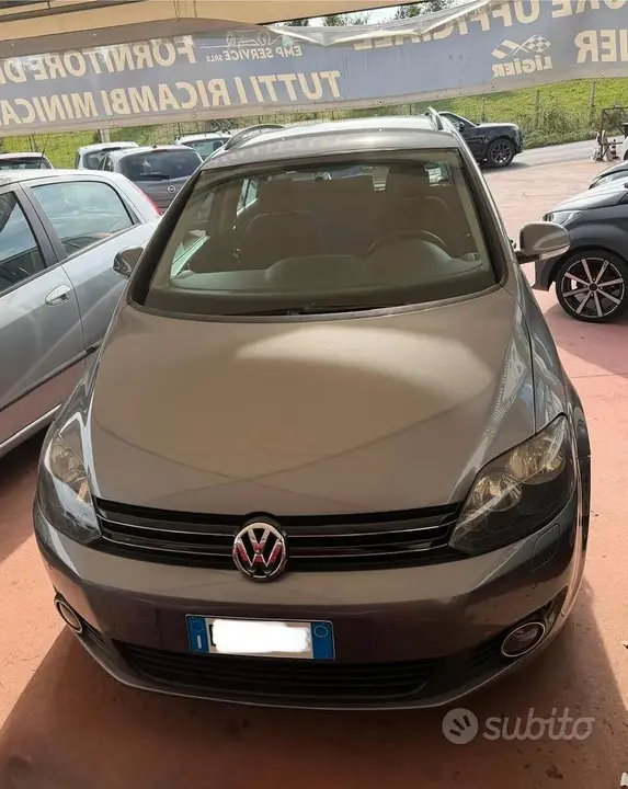 Volkswagen Golf 2010 photo 2