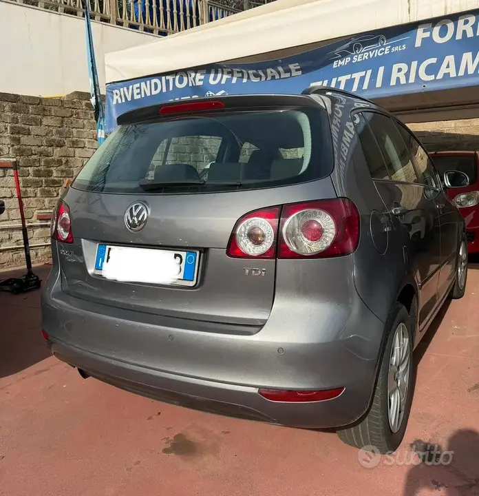 Volkswagen Golf 2010 photo 5