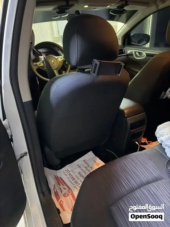 Nissan Sentra 2019 photo 2