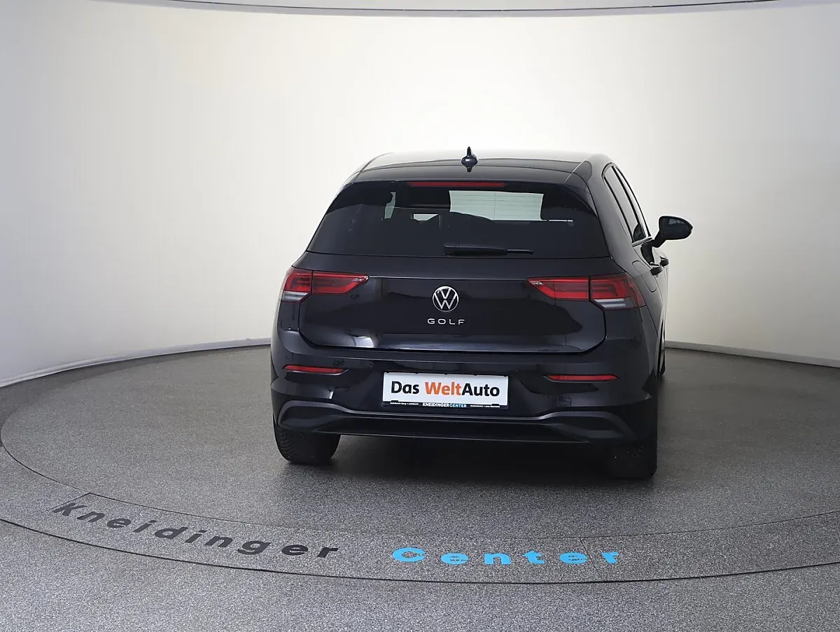 Volkswagen Golf 2023 photo 3