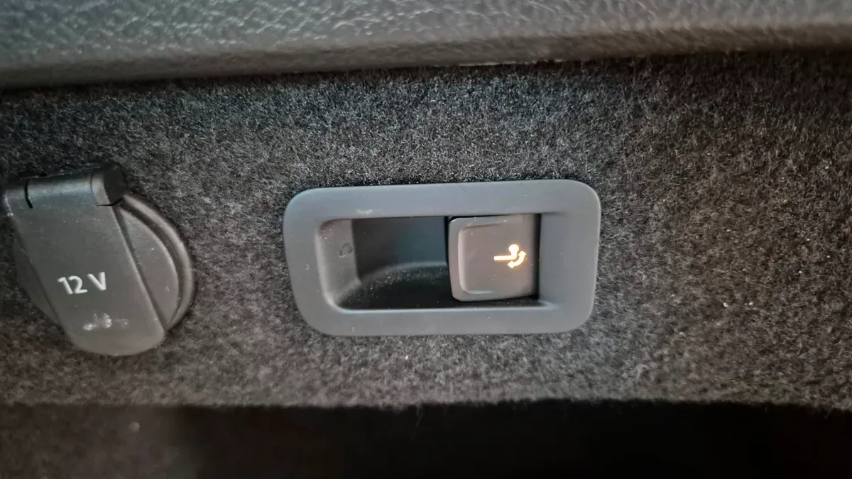 Volkswagen Passat 2022 photo 3