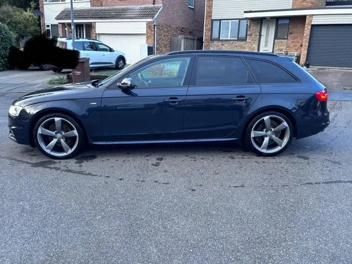 Audi A4 Avant 2012 photo 5