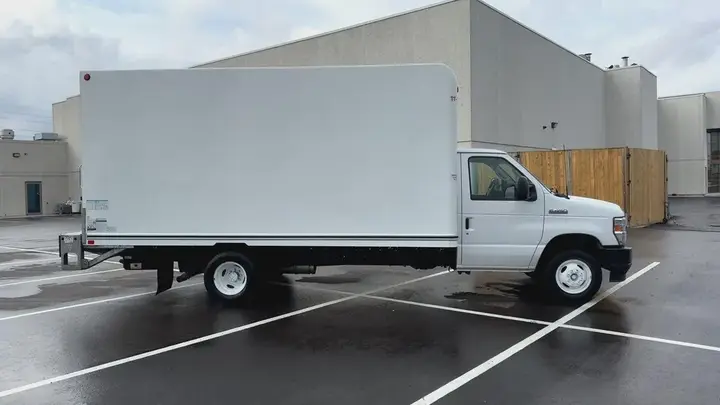 Ford E-Series Van 2023 photo 2