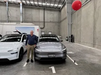 Tesla Model Y 2025 photo 5