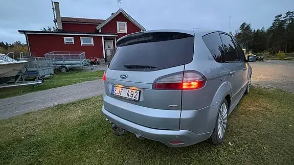 Ford S-Max 2010 photo 5