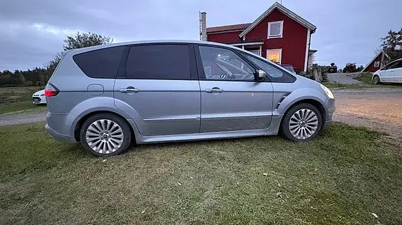Ford S-Max 2010 photo 4