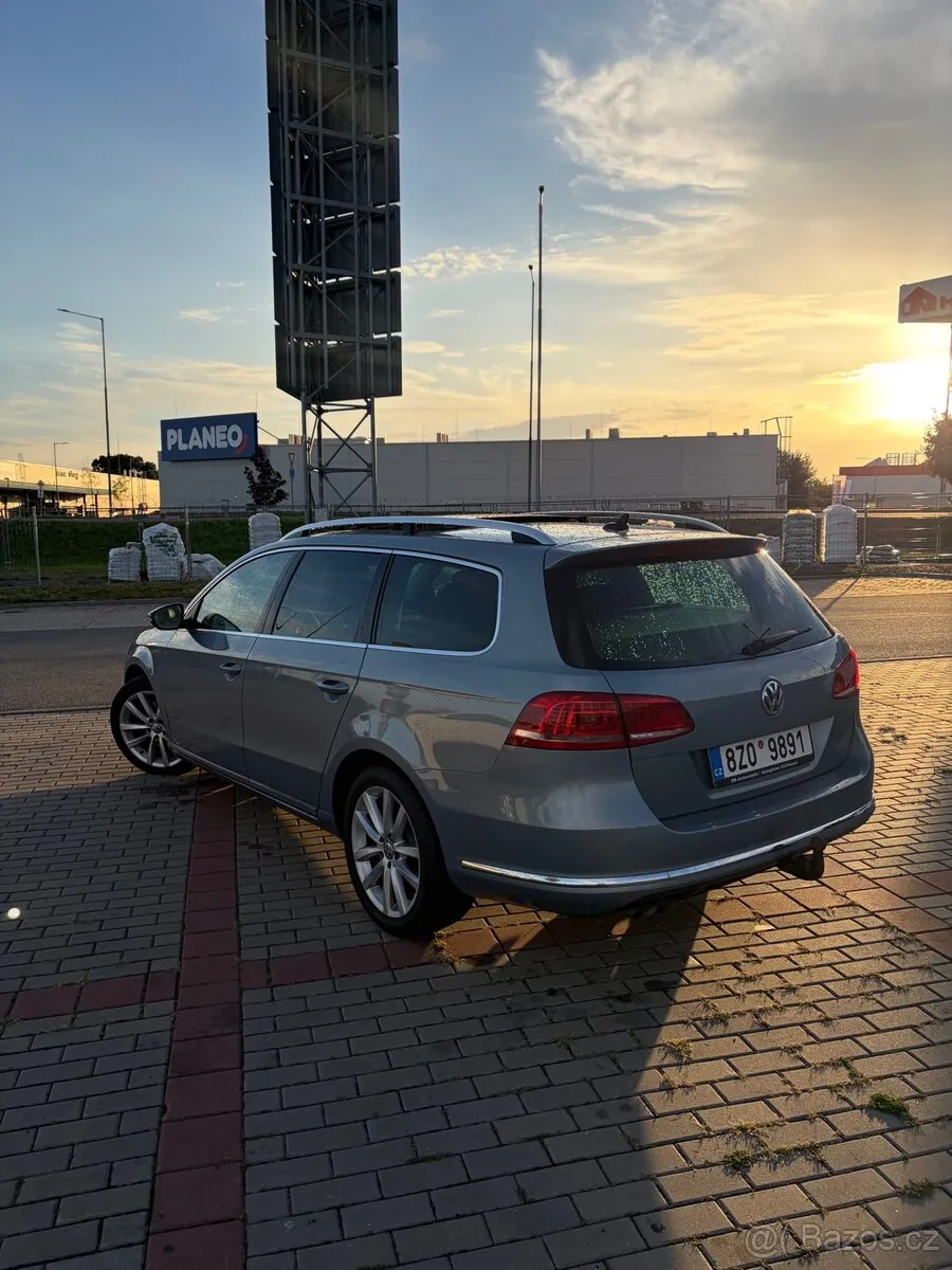 Volkswagen Passat 2012 photo 4