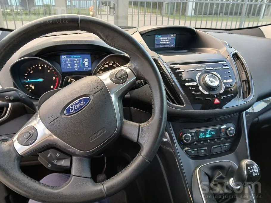 Ford Kuga 2013 photo 3