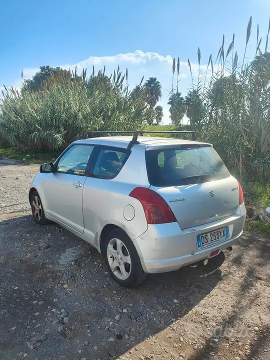 Suzuki Swift 2008 photo 4