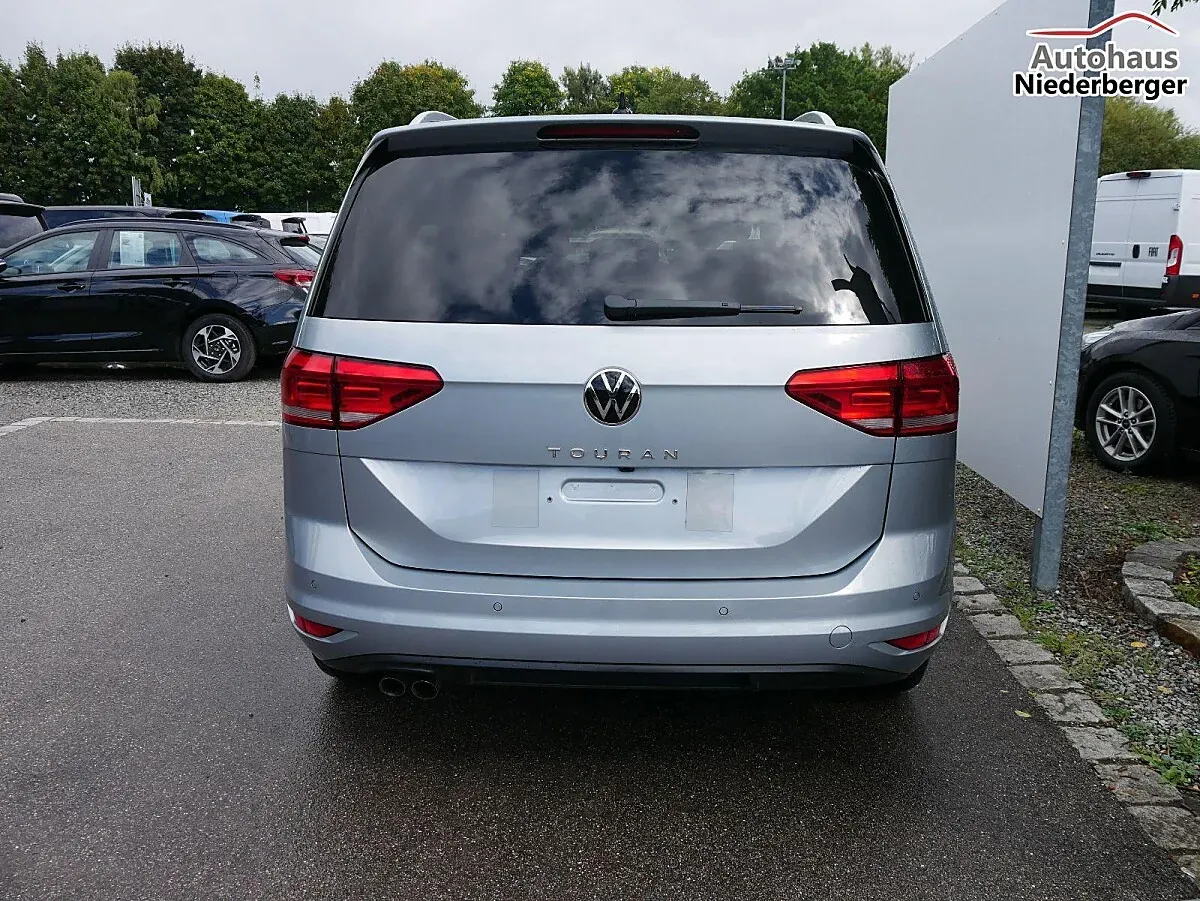 Volkswagen Touran 2026 photo 2