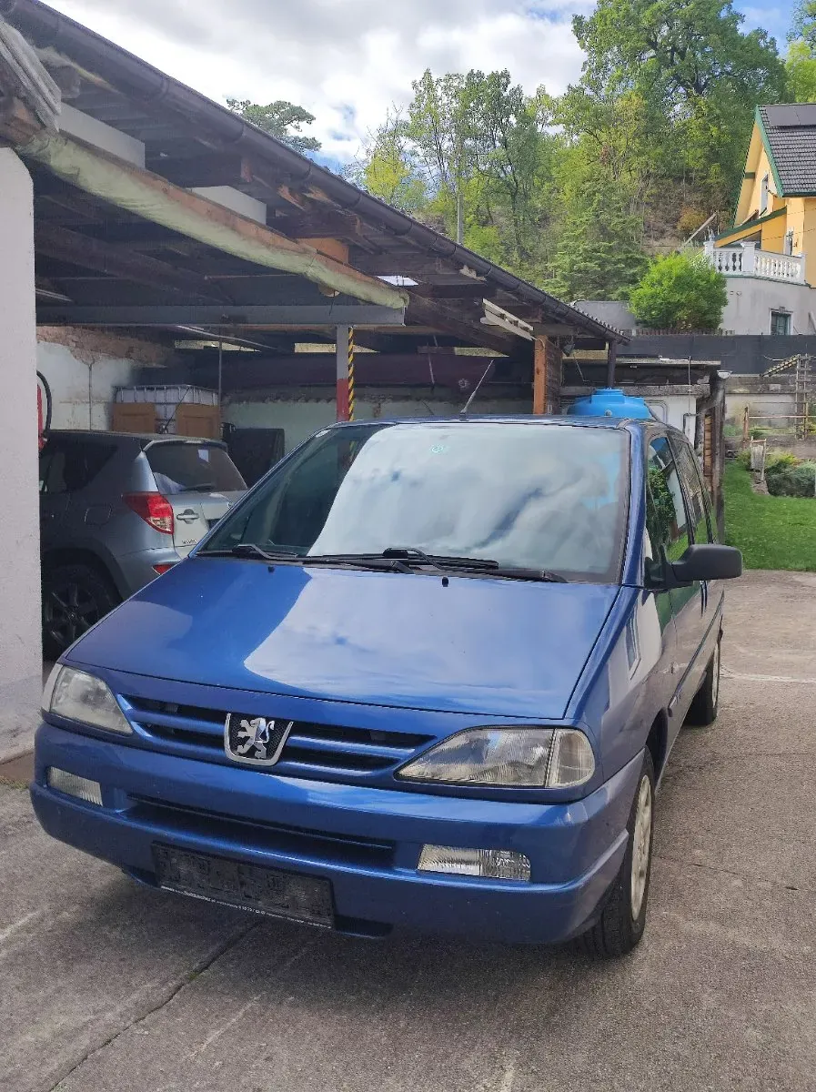 Peugeot 806