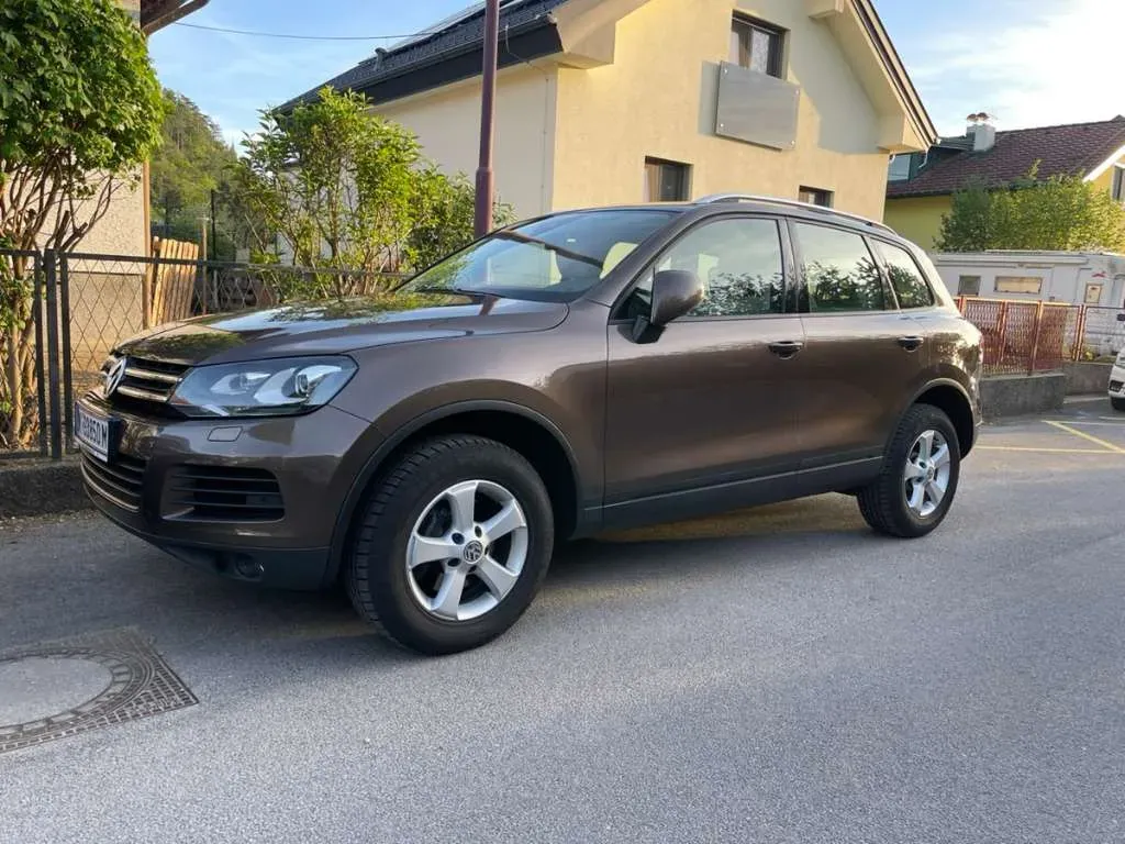 Volkswagen Touareg 2012 photo 2