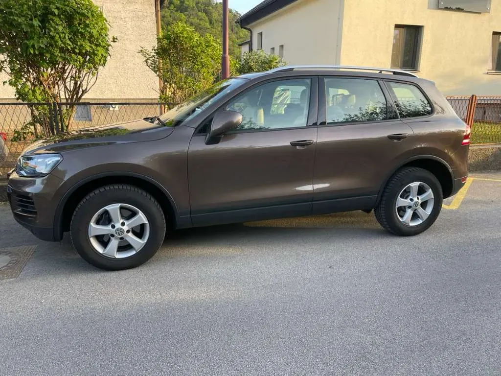 Volkswagen Touareg 2012 photo 3
