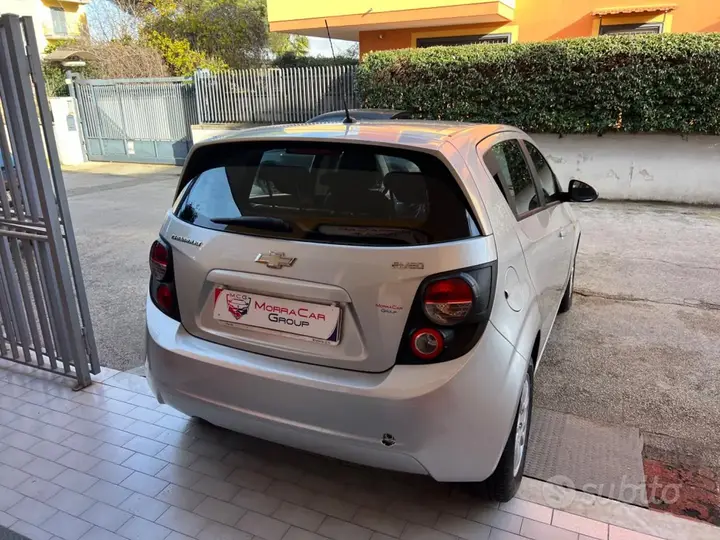 Chevrolet Aveo 2012 photo 5