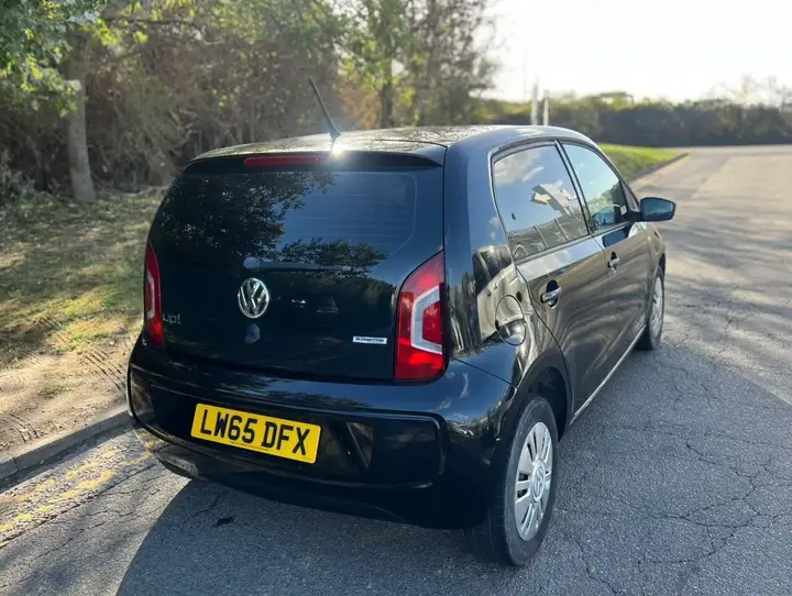 Volkswagen Up 2015 photo 3