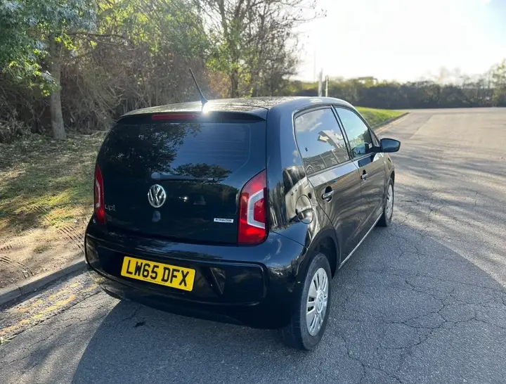 Volkswagen Up 2015 photo 4