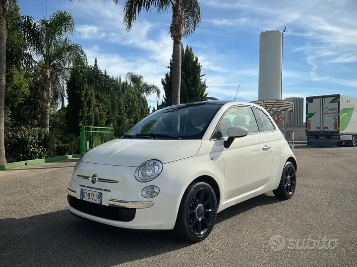 Fiat 500 Lounge 2010 photo 2