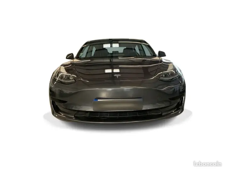 Tesla Model 3 2023 photo 2