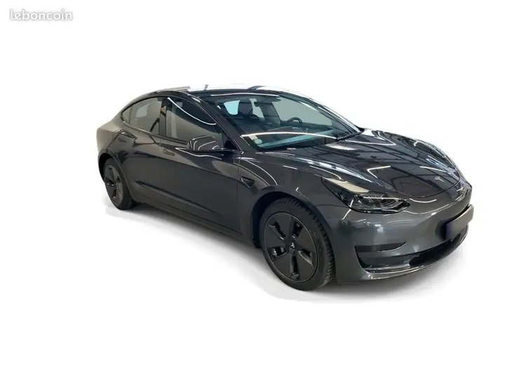 Tesla Model 3 2023 photo 3