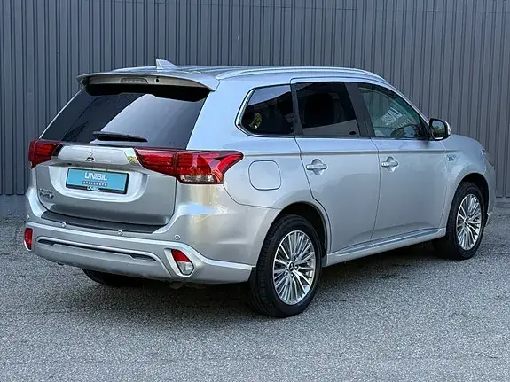 Mitsubishi Outlander 2021 photo 4