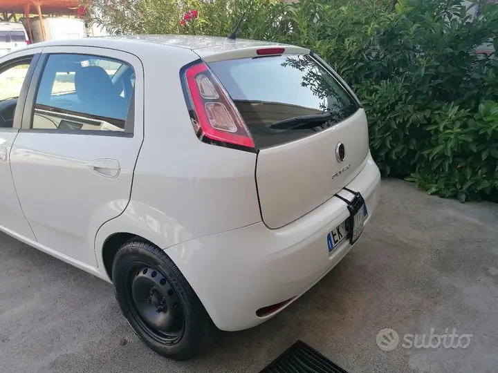 Fiat Punto 2012 photo 3
