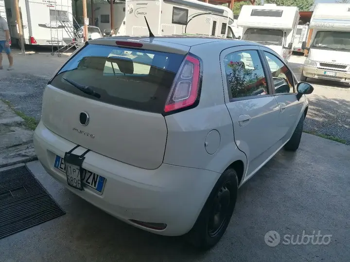 Fiat Punto 2012 photo 4