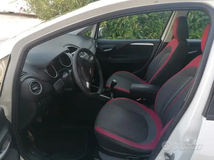 Fiat Punto 2012 photo 5