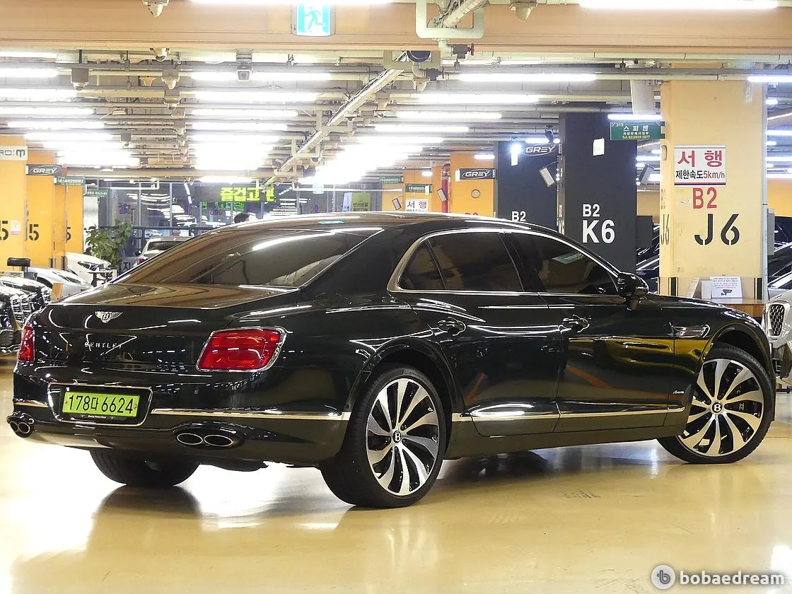 Bentley Flying Spur 2024 photo 3