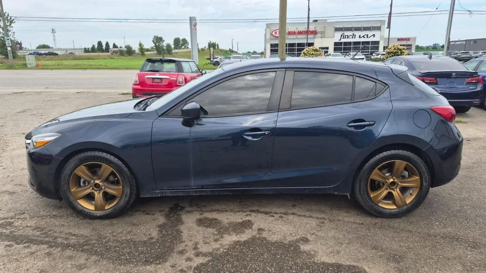 Mazda Mazda3 2017 photo 2