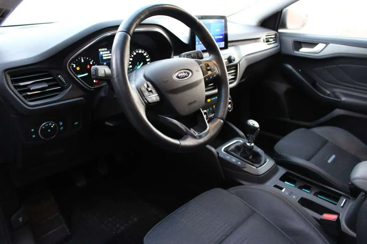 Ford Focus 2019 photo 2
