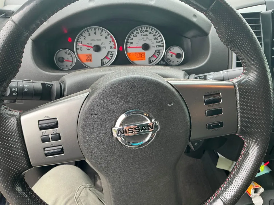 Nissan Frontier 2010 photo 5