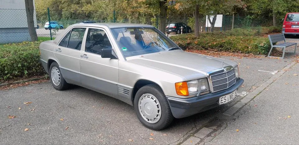 Mercedes-Benz 190 E