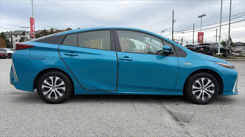 Toyota Prius Prime 2020 photo 3