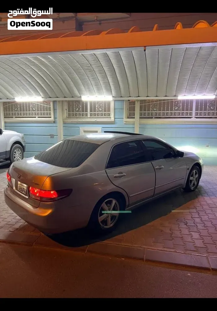 Honda Accord 2004 photo 4