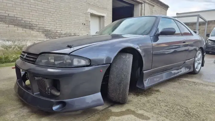 Nissan Skyline 1995 photo 3