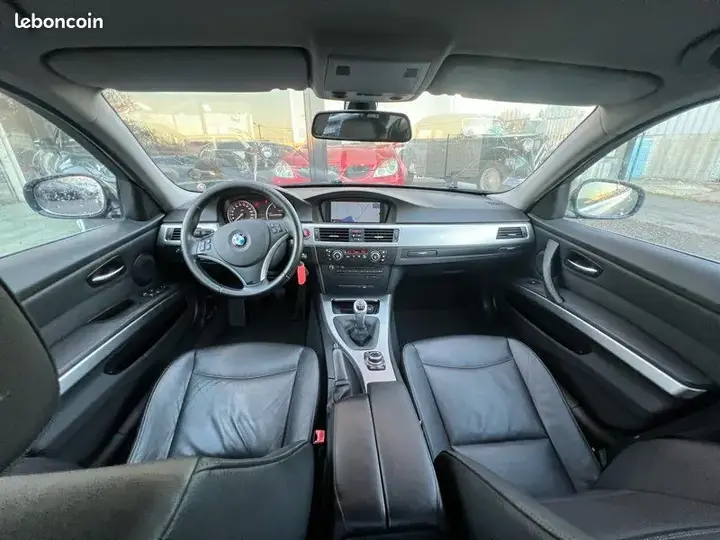 BMW Série 3 2010 photo 4