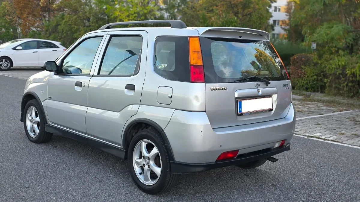 Suzuki Ignis 2006 photo 2