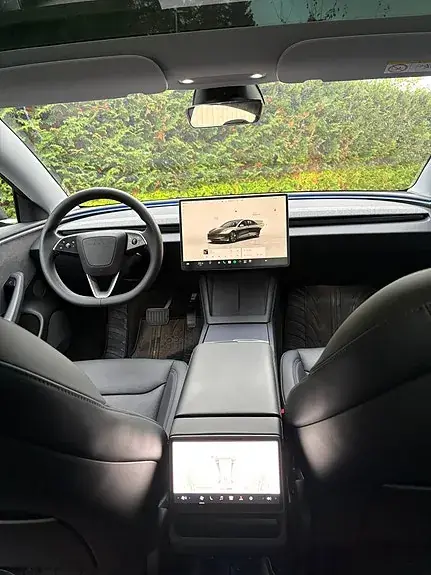 Tesla Model 3 2024 photo 2
