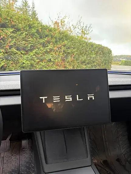Tesla Model 3 2024 photo 3
