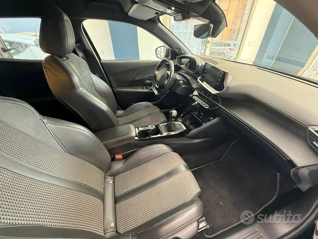 Peugeot 2008 2023 photo 2