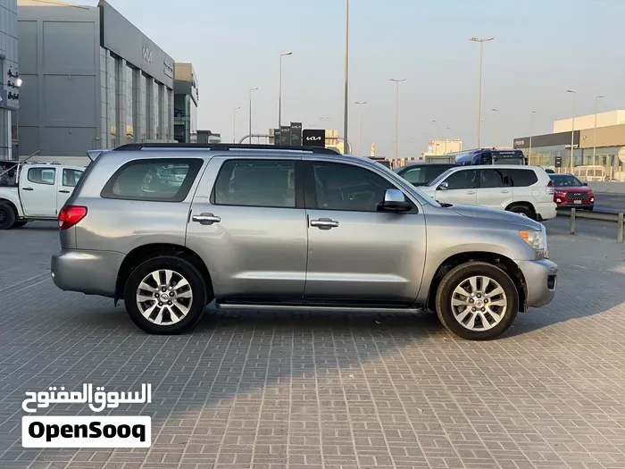 Toyota Sequoia 2012 photo 4