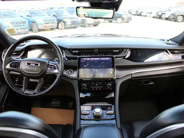 Jeep Grand Cherokee 2023 photo 4